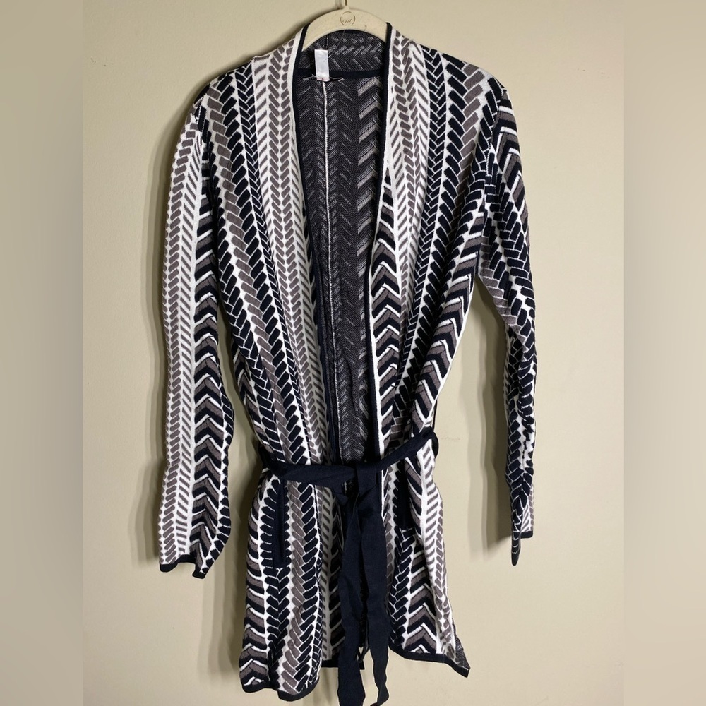 Isaac Mizrahi Live Black and White Chevron Design Tie Close Cardigan M NWT